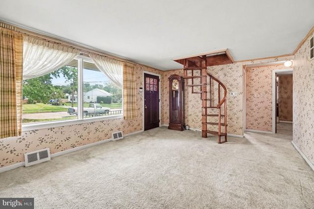 302 WEDGEWOOD RD, Harrisburg, PA 17109