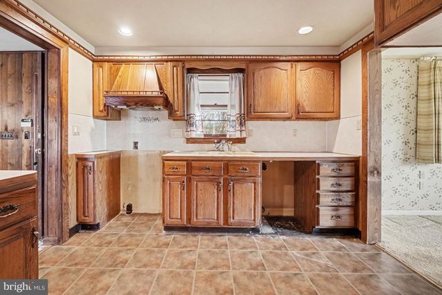 302 WEDGEWOOD RD, Harrisburg, PA 17109