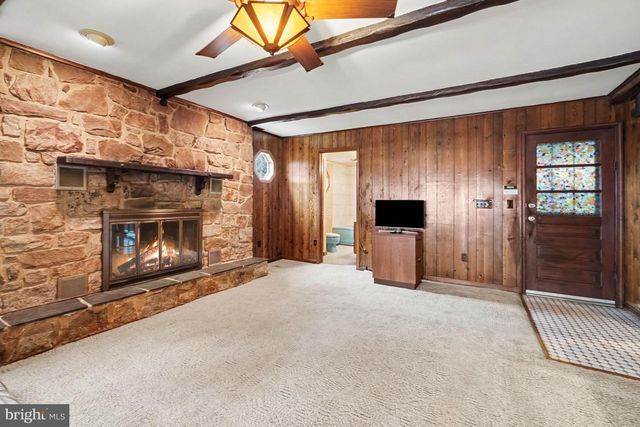 302 WEDGEWOOD RD, Harrisburg, PA 17109