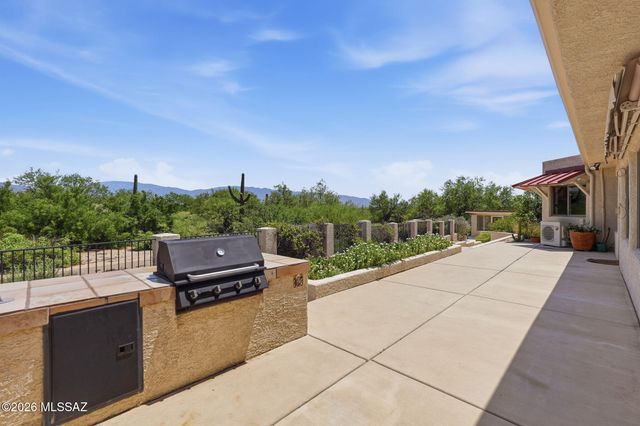 10401 E Plumeria Road, Tucson, AZ 85749