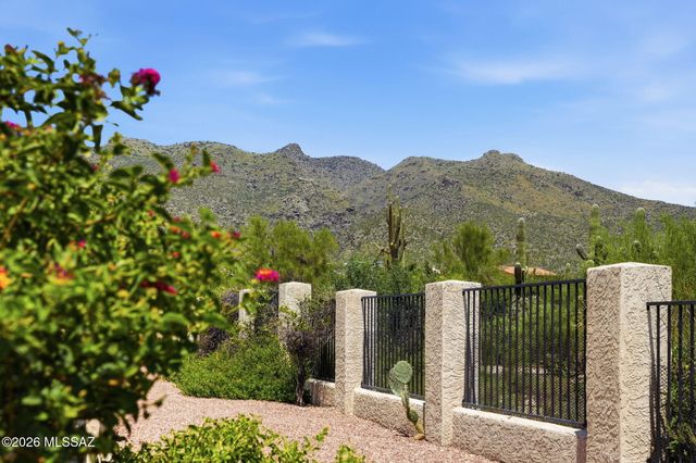10401 E Plumeria Road, Tucson, AZ 85749