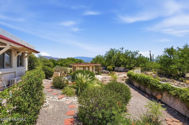10401 E Plumeria Road, Tucson, AZ 85749