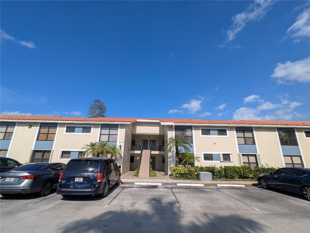 1564 Lake Crystal Dr F, West Palm Beach, FL 33411