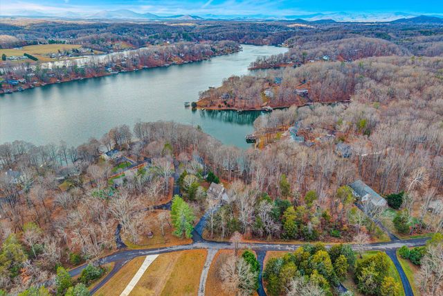 101 Briarcliff DR, Moneta, VA 24121