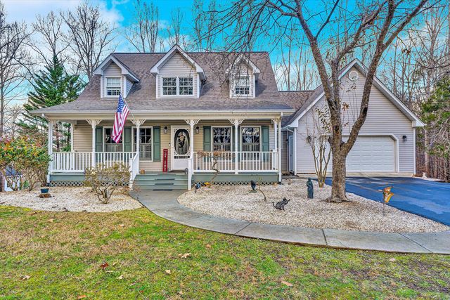 101 Briarcliff DR, Moneta, VA 24121