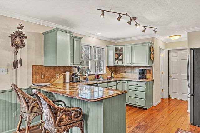 101 Briarcliff DR, Moneta, VA 24121