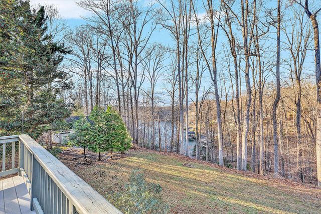 101 Briarcliff DR, Moneta, VA 24121