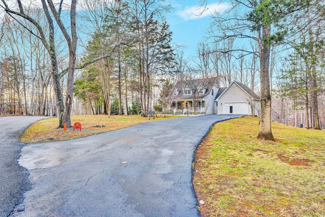 101 Briarcliff DR, Moneta, VA 24121