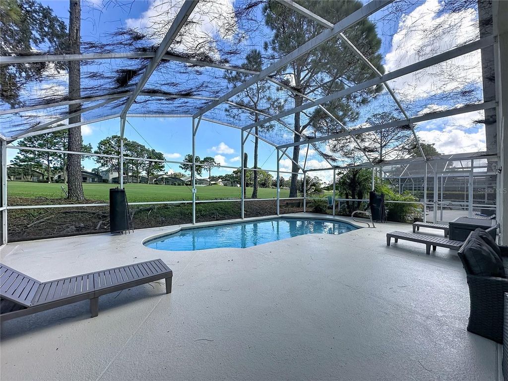 Image 22 of property listing at 1523 GULF VUE DR, Haines City, FL 33844