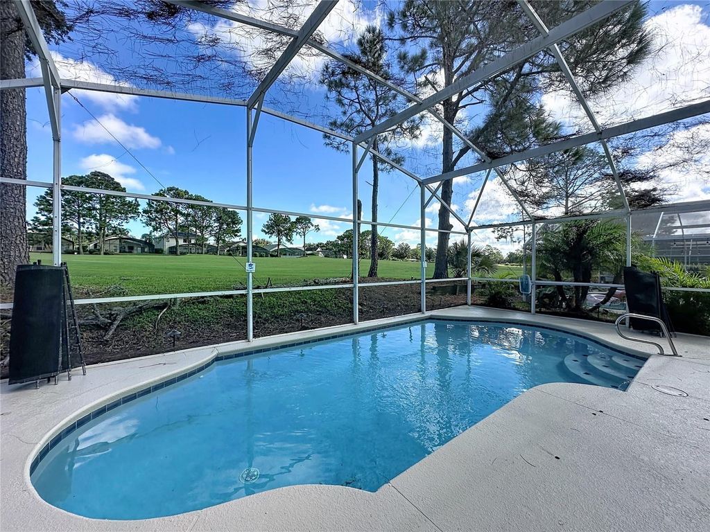 Image 24 of property listing at 1523 GULF VUE DR, Haines City, FL 33844