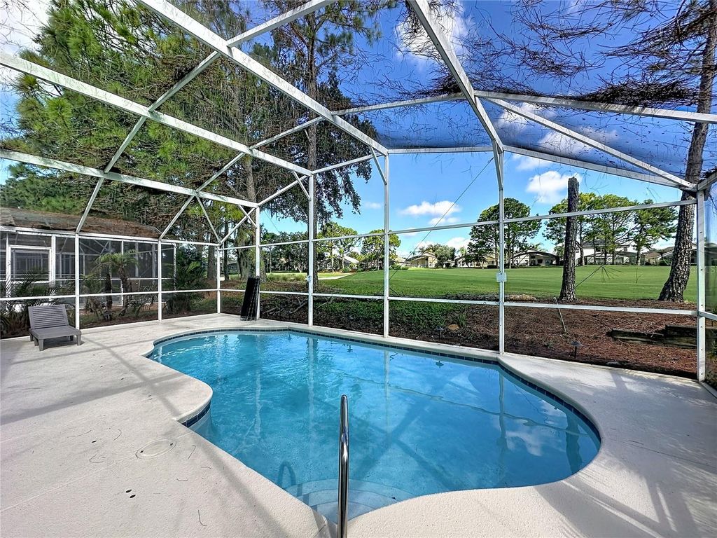 Image 27 of property listing at 1523 GULF VUE DR, Haines City, FL 33844