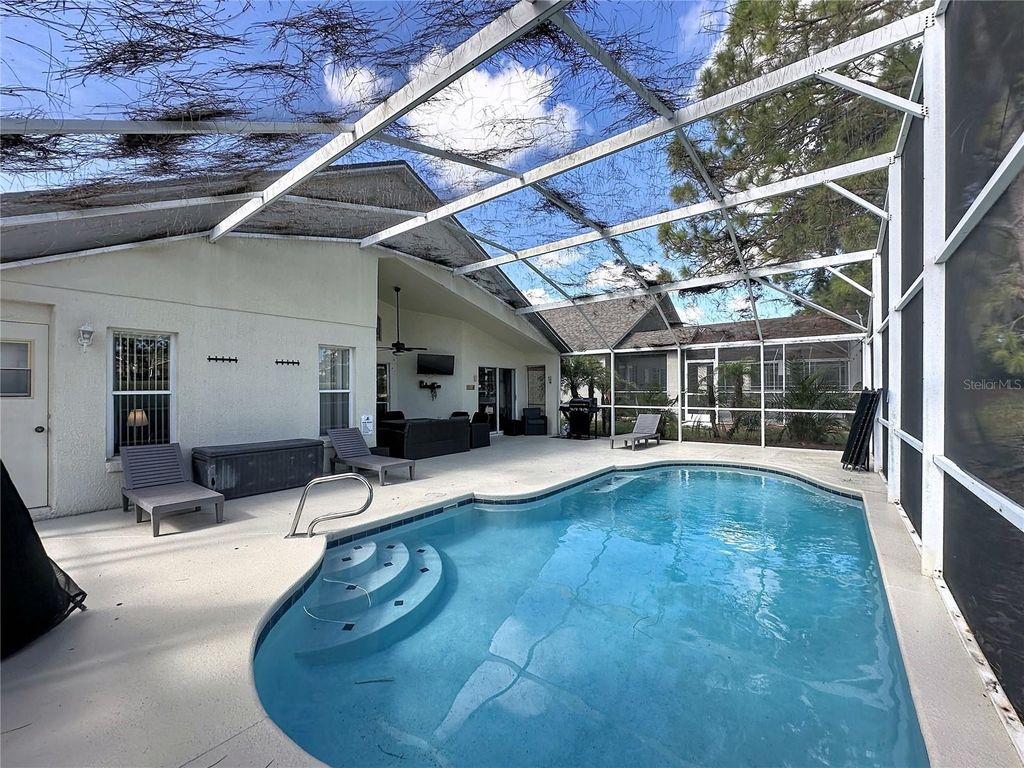 Image 29 of property listing at 1523 GULF VUE DR, Haines City, FL 33844