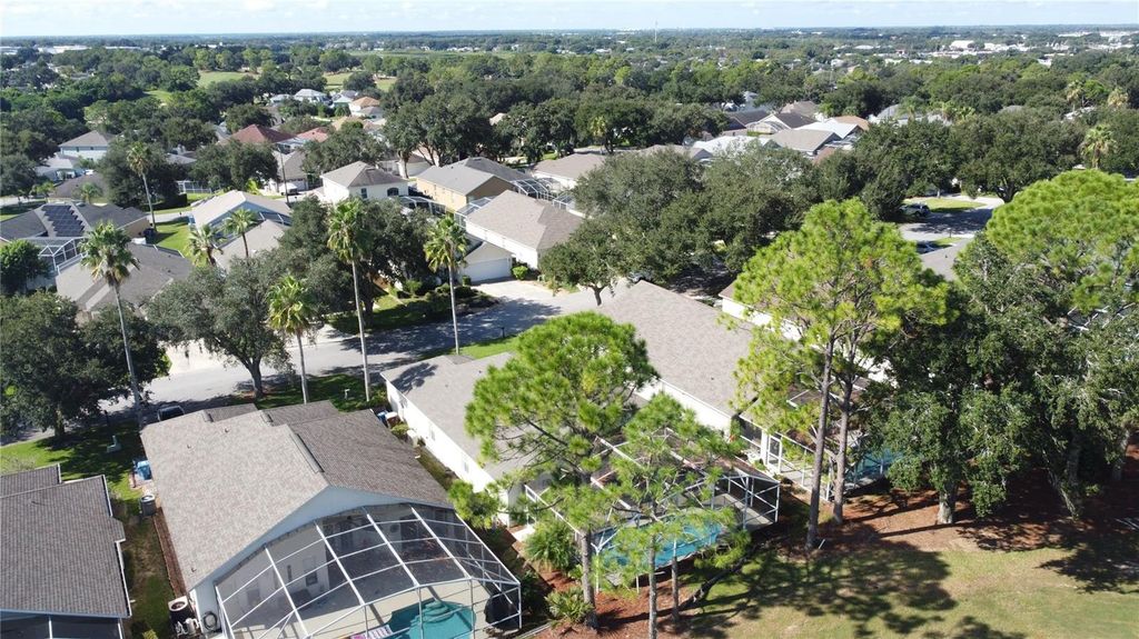 Image 66 of property listing at 1523 GULF VUE DR, Haines City, FL 33844