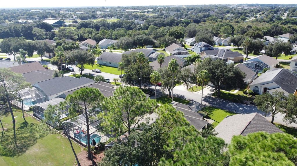 Image 68 of property listing at 1523 GULF VUE DR, Haines City, FL 33844