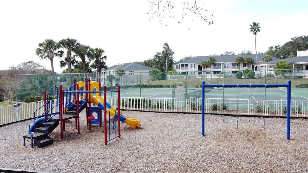 Image 76 of property listing at 1523 GULF VUE DR, Haines City, FL 33844