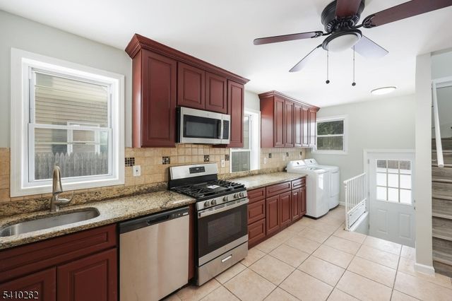 216 Chestnut St, Middlesex Boro, NJ 08846