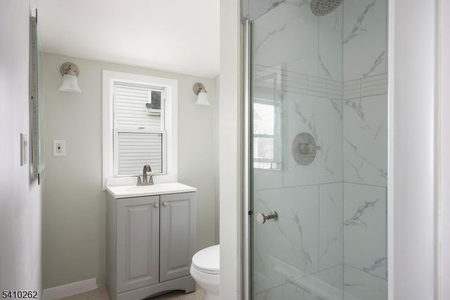 216 Chestnut St, Middlesex Boro, NJ 08846