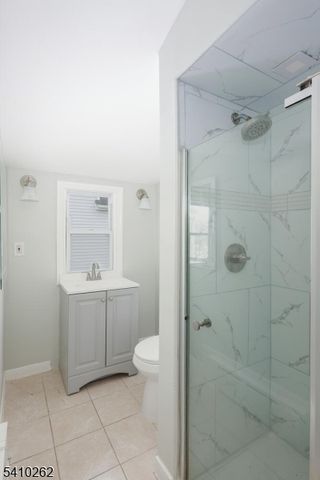 216 Chestnut St, Middlesex Boro, NJ 08846