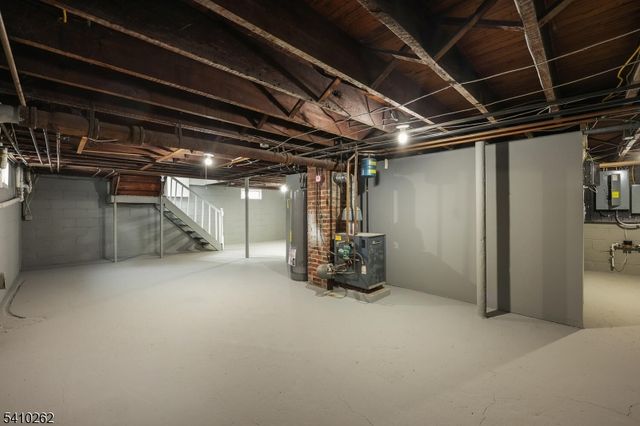 216 Chestnut St, Middlesex Boro, NJ 08846