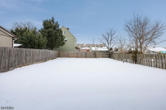 216 Chestnut St, Middlesex Boro, NJ 08846