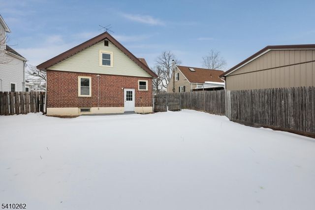 216 Chestnut St, Middlesex Boro, NJ 08846