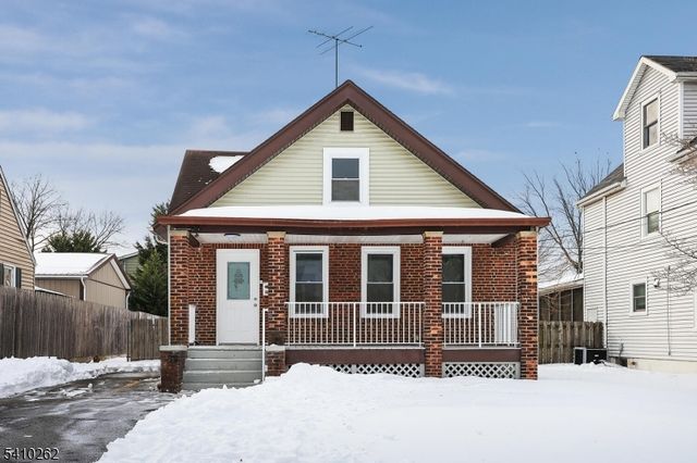 216 Chestnut St, Middlesex Boro, NJ 08846