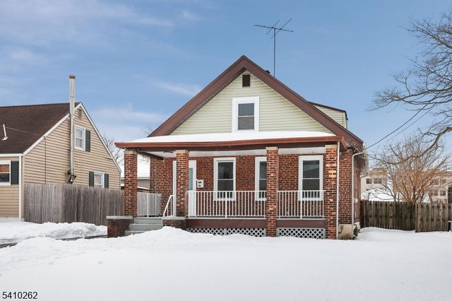 216 Chestnut St, Middlesex Boro, NJ 08846