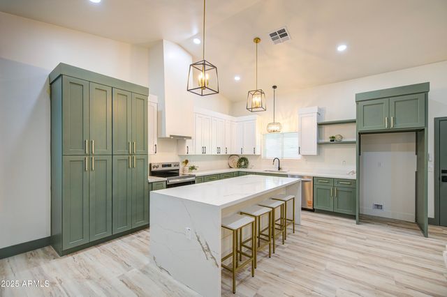 5416 W MYRTLE Avenue, Glendale, AZ 85301