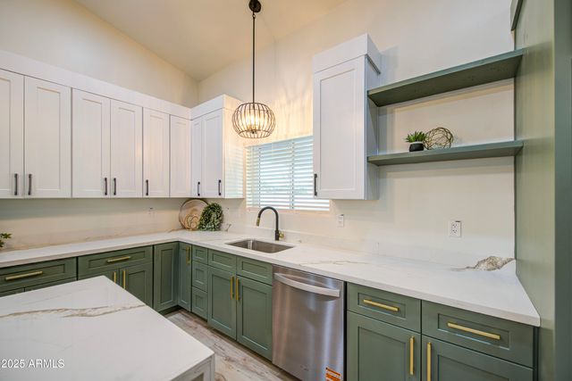 5416 W MYRTLE Avenue, Glendale, AZ 85301