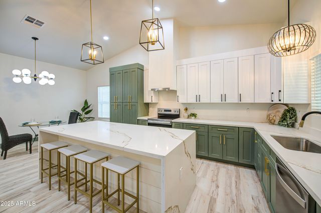 5416 W MYRTLE Avenue, Glendale, AZ 85301