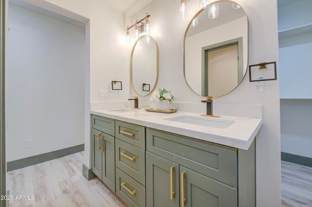 5416 W MYRTLE Avenue, Glendale, AZ 85301