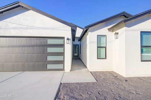 5416 W MYRTLE Avenue, Glendale, AZ 85301