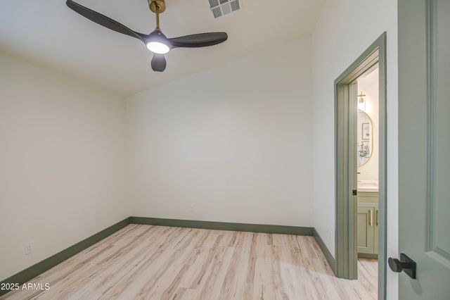 5416 W MYRTLE Avenue, Glendale, AZ 85301