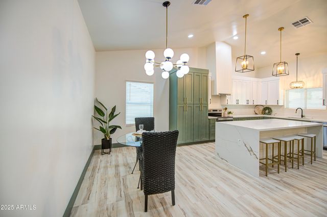 5416 W MYRTLE Avenue, Glendale, AZ 85301