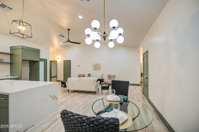 5416 W MYRTLE Avenue, Glendale, AZ 85301