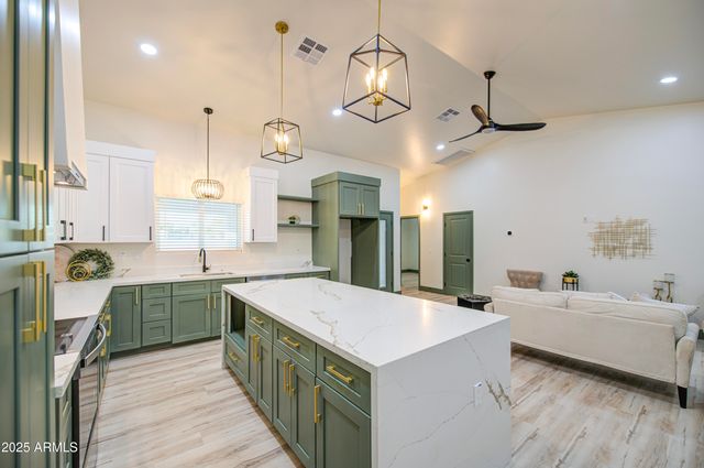 5416 W MYRTLE Avenue, Glendale, AZ 85301