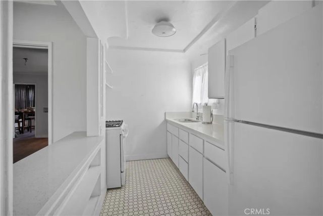 2313 Glendale Boulevard, Los Angeles, CA 90039