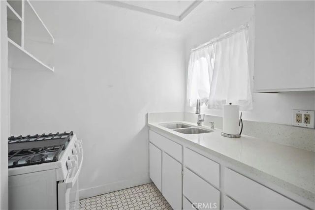 2313 Glendale Boulevard, Los Angeles, CA 90039