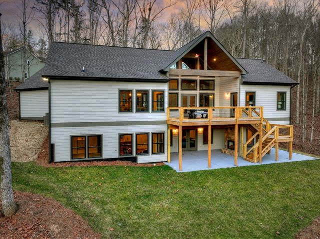 158 Tree Line Lane, Ellijay, GA 30536