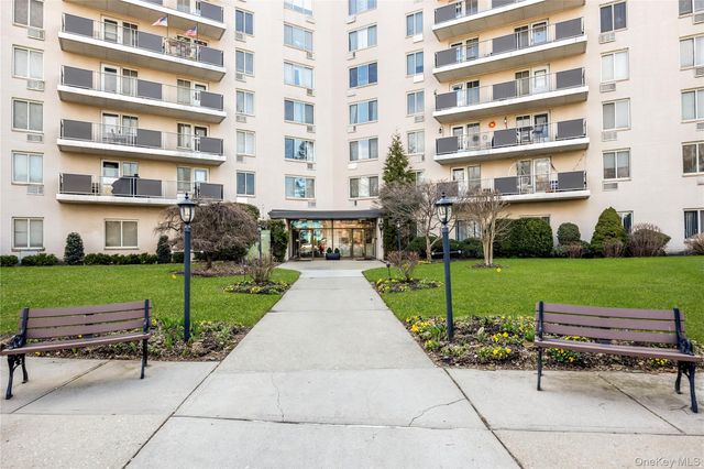 135 Post Avenue 1O, Westbury, NY 11590