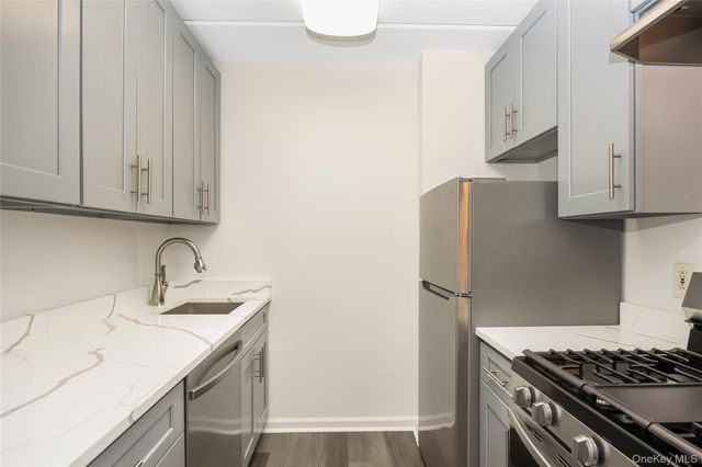 135 Post Avenue 1O, Westbury, NY 11590