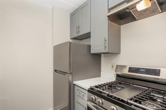 135 Post Avenue 1O, Westbury, NY 11590