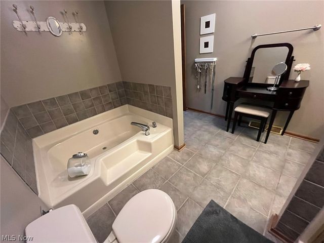 1158 Stonecrest Drive, Tallmadge, OH 44278