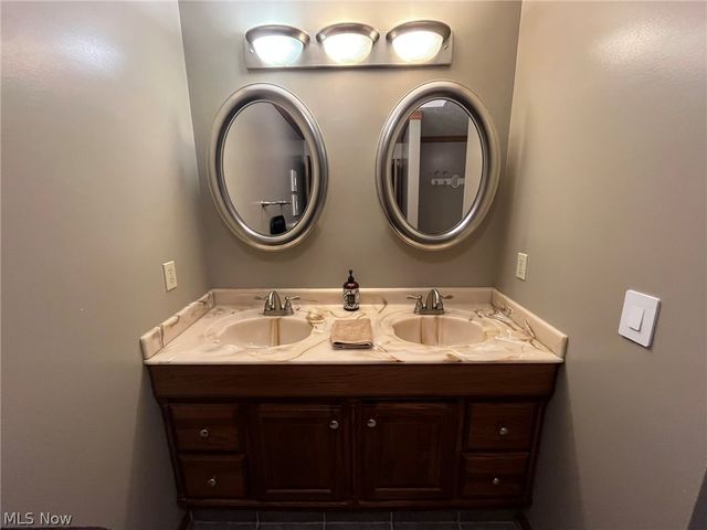 1158 Stonecrest Drive, Tallmadge, OH 44278