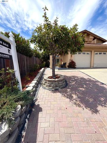 5182 Coach, Richmond, CA 94803