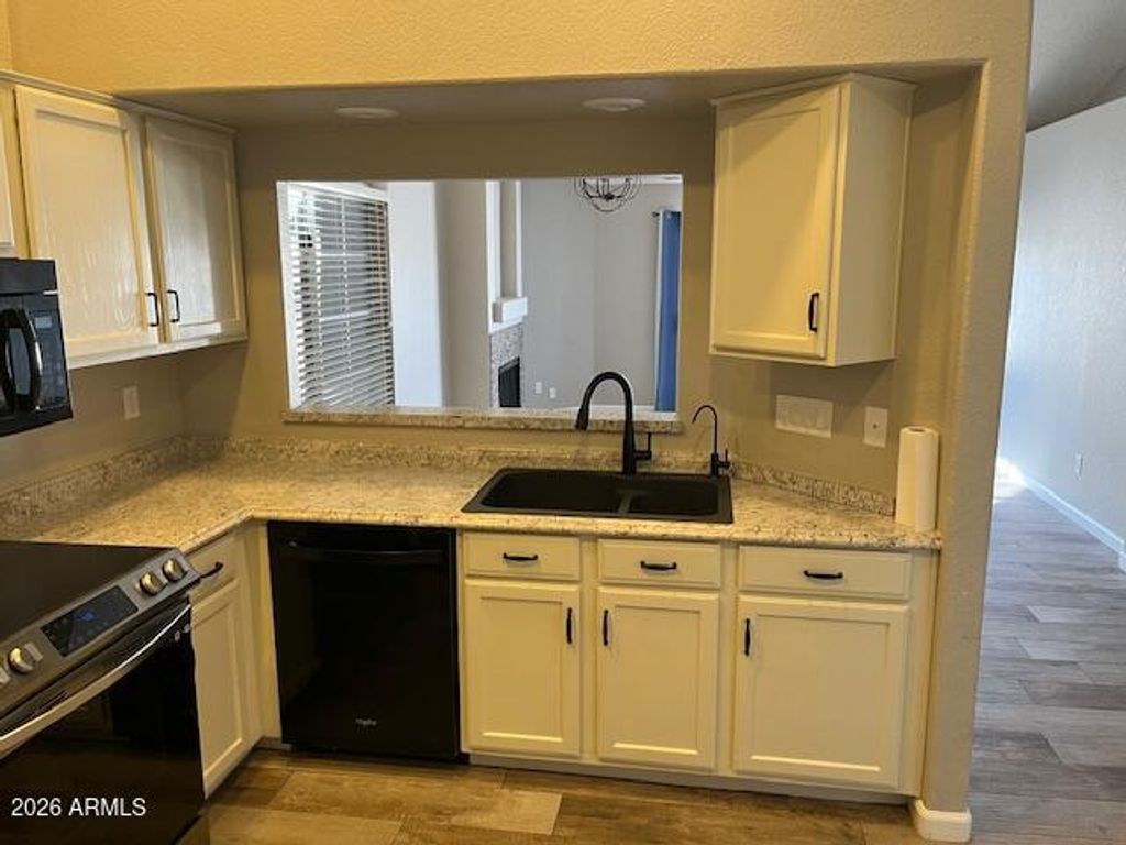 3920 E ORCHID Lane, Phoenix, AZ 85044 — photo 4