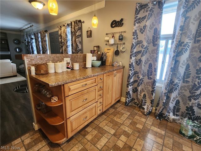 2563 Chestnut Street, Girard, OH 44420