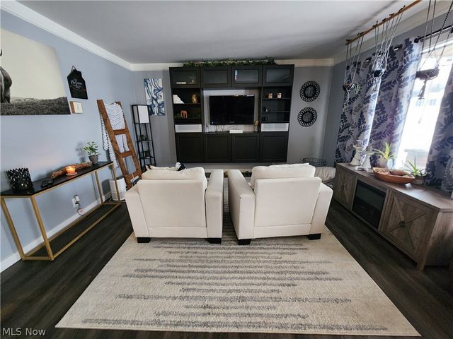 2563 Chestnut Street, Girard, OH 44420