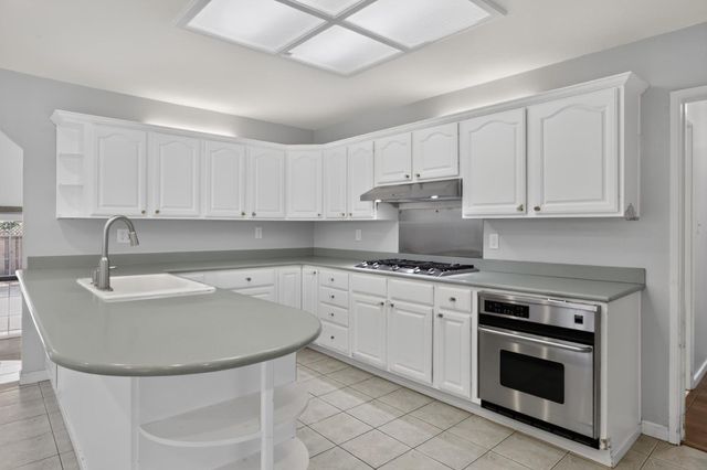 135 N Claremont Avenue, San Jose, CA 95127