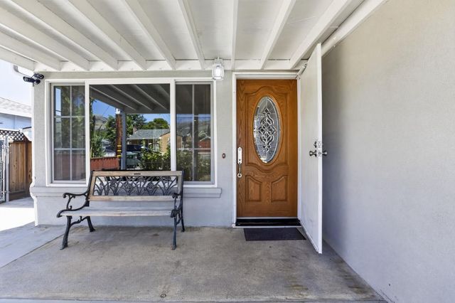 135 N Claremont Avenue, San Jose, CA 95127